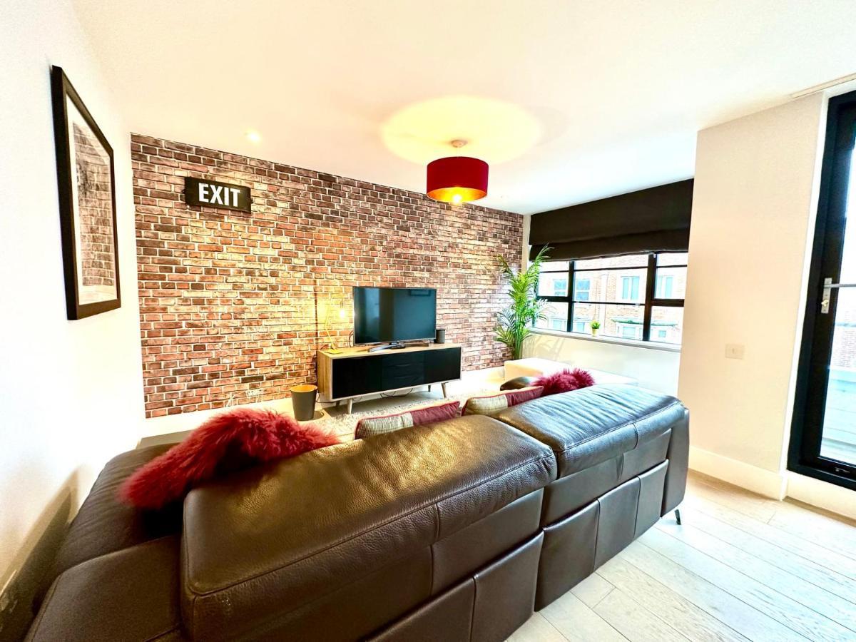 Beautiful New 2 Bedroom Apartment - Next To The Beach - Great Location - Free Parking - Fast Wifi - Smart Tv - Sleeps Up To 4! Close To Purbeck, Corfe Castle, Sandbanks, Poole & Bournemouth Swanage Eksteriør billede