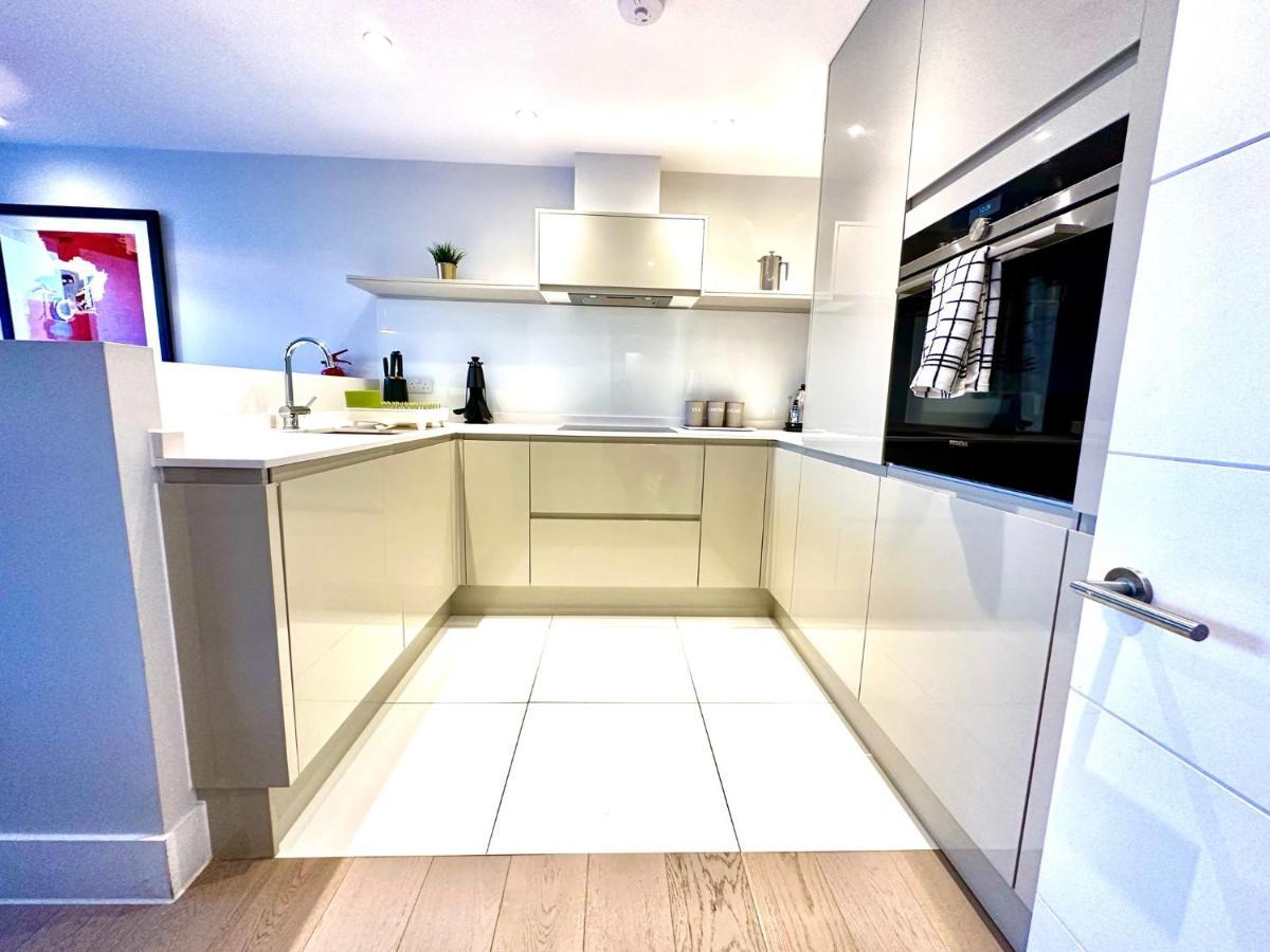 Beautiful New 2 Bedroom Apartment - Next To The Beach - Great Location - Free Parking - Fast Wifi - Smart Tv - Sleeps Up To 4! Close To Purbeck, Corfe Castle, Sandbanks, Poole & Bournemouth Swanage Eksteriør billede
